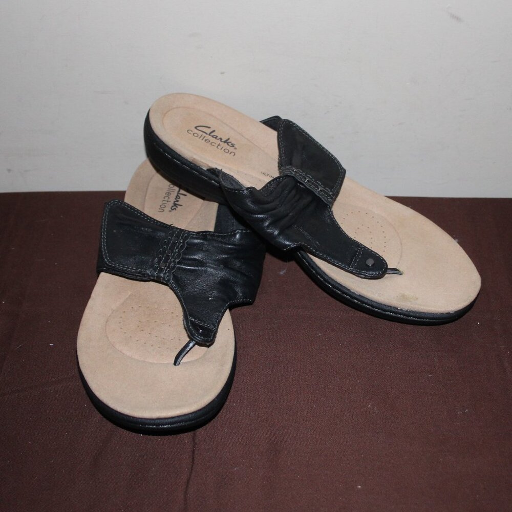 14a   EC ladies Clarks thong  style  sandals - black - 9 1/2